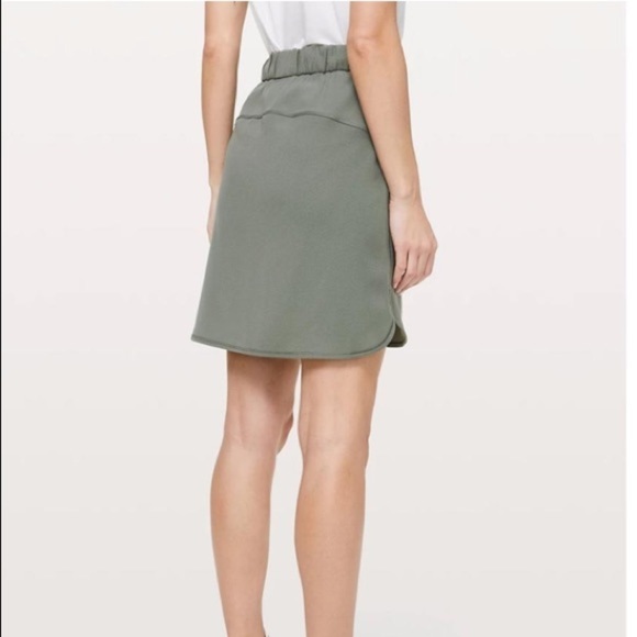 Lululemon Athletica Green On The Fly Woven Skirt size 4 olive green skirt​​ - Picture 8 of 10